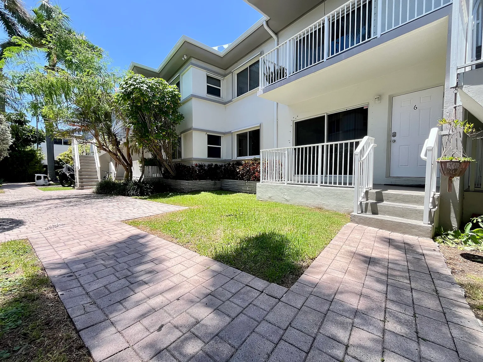 2 bed, 1052 sqft, $2,875 — Photo 1