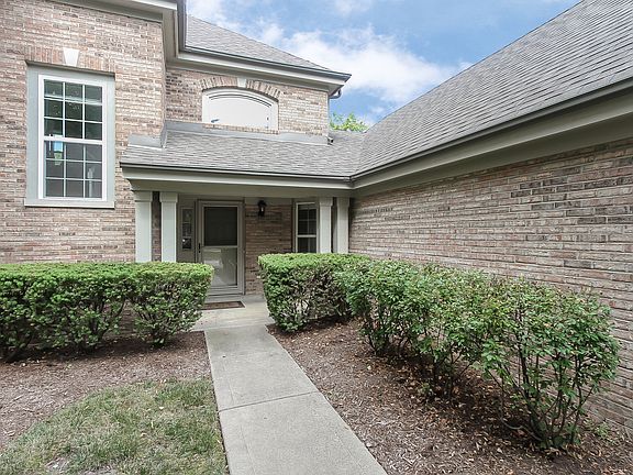 3rd image of 326 Torrington Dr