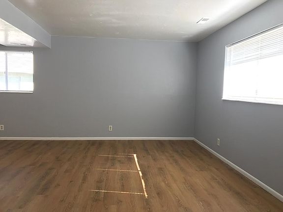 4th image of 2615 S Windsor Cir