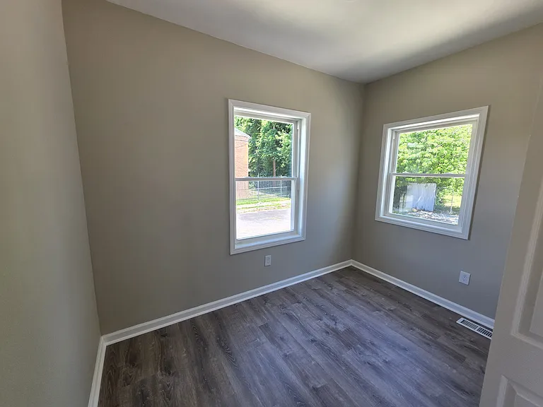 75 Hedge St — Photo 12