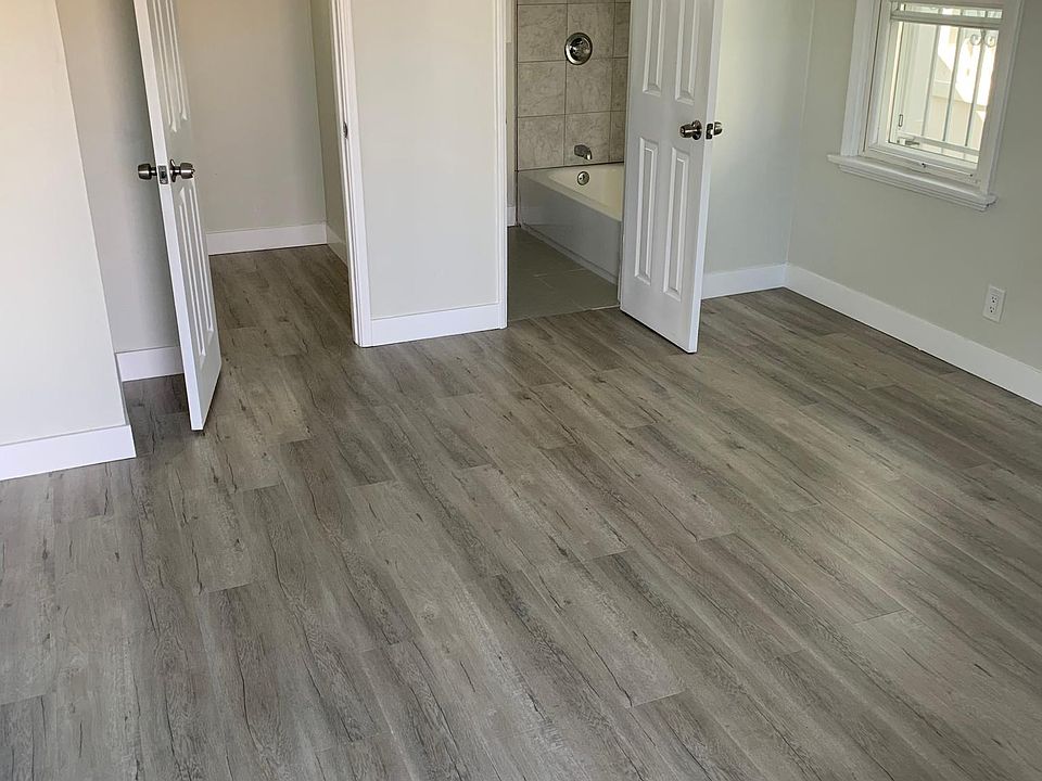 1st image of 1006 E La Palma Dr