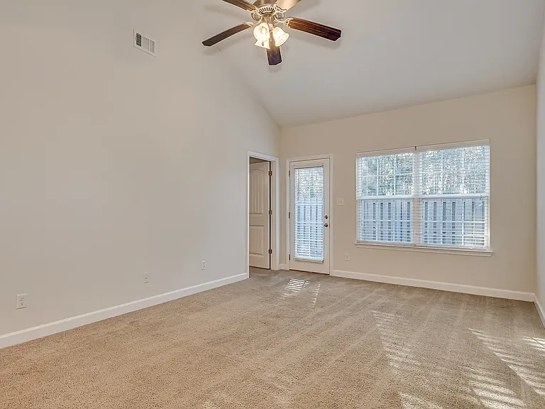 Stonewyck Luxury Townhomes — Photo 23