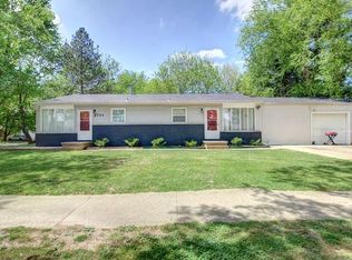 2701 Campbell Dr, Champaign, IL 61820