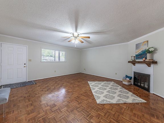 4th image of 110 W Bayou Pkwy APT 406