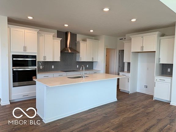 4th image of 7326 Portico Ln