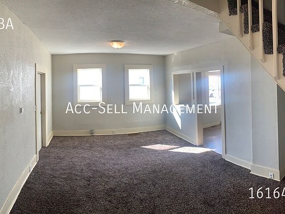 3rd image of 1315 Alpine Ave NW