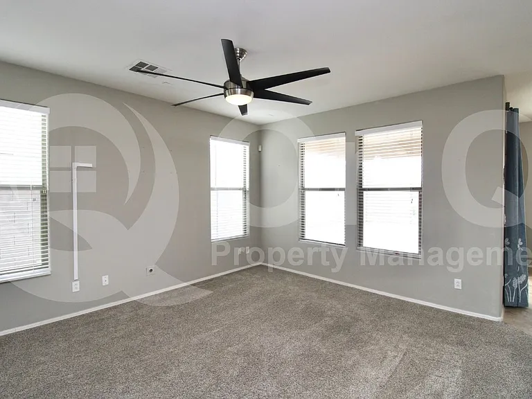 35916 W Catalonia Dr — Photo 13