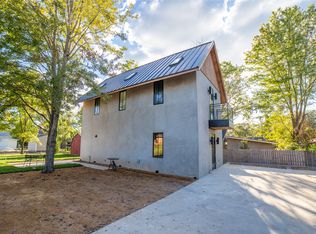 905 NW B St, Bentonville, AR 72712