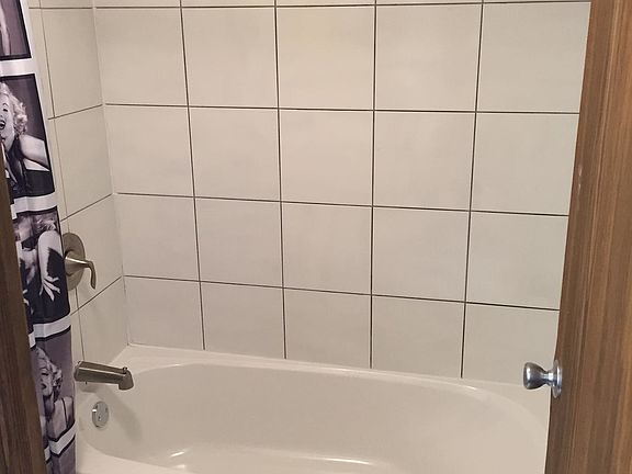 3rd image of 3402 N Oakland Ave APT 105