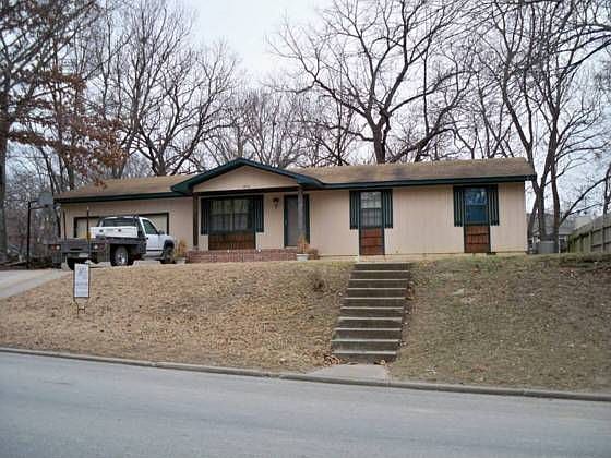 1st image of 1014 N Park Blvd