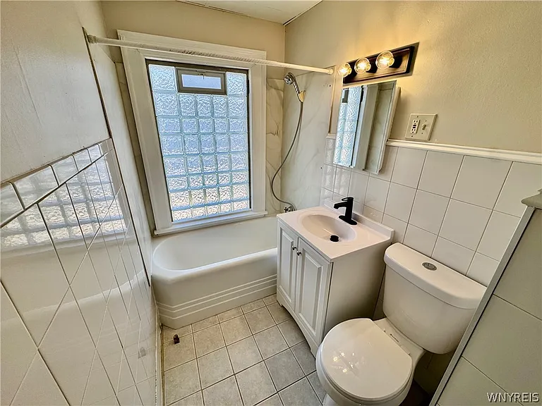 227 Abbott Rd #4 — Photo 8