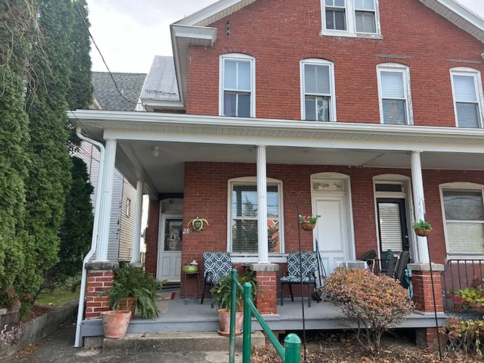 28 S 18th St