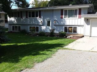 607 Southwood Dr, Horace, ND 58047