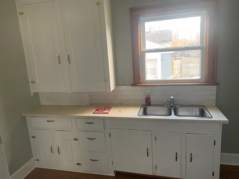 96 W Summit St — Photo 5