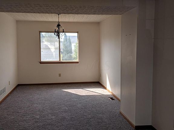 3rd image of 517 Jackson Blvd