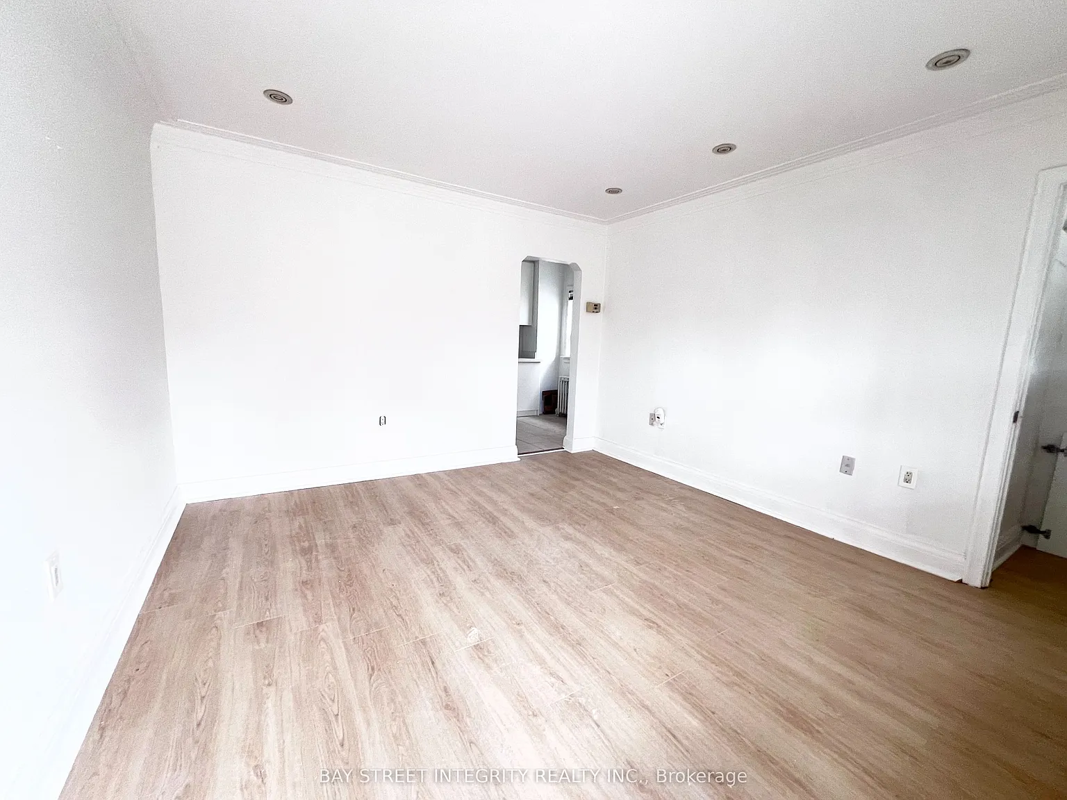 3 bed, $2,600 — Photo 2