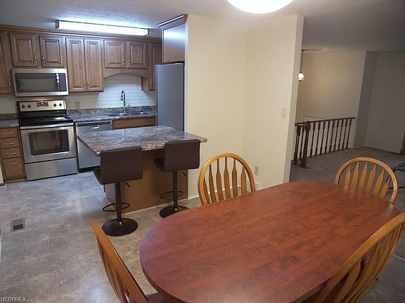 5th image of 1646 Belfair Dr