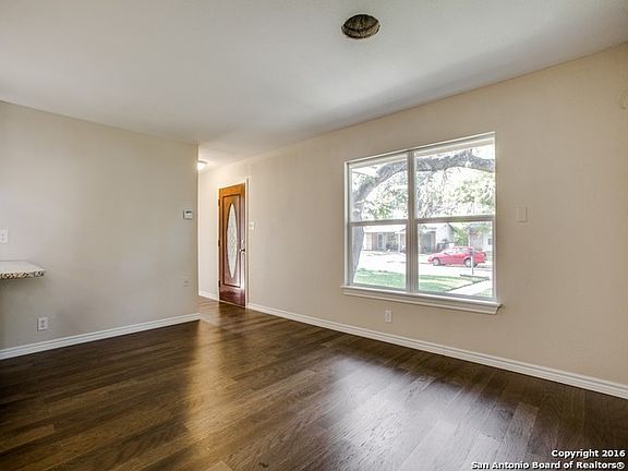 5th image of 9806 Wahada Ave