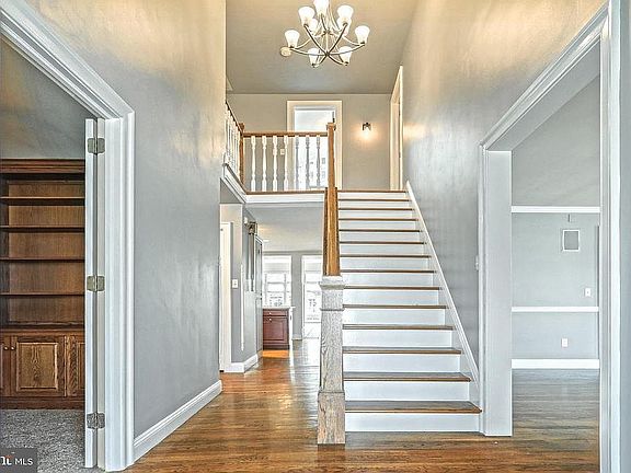 4th image of 41 Crestview Dr