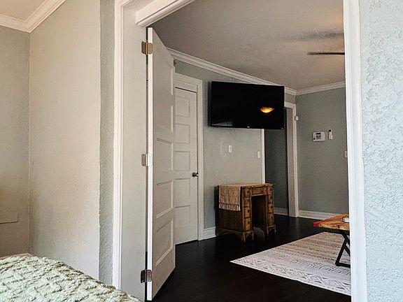 5th image of 717 E Culbertson Dr #A