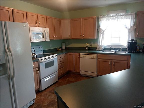 5th image of 433 Cobblestone Dr