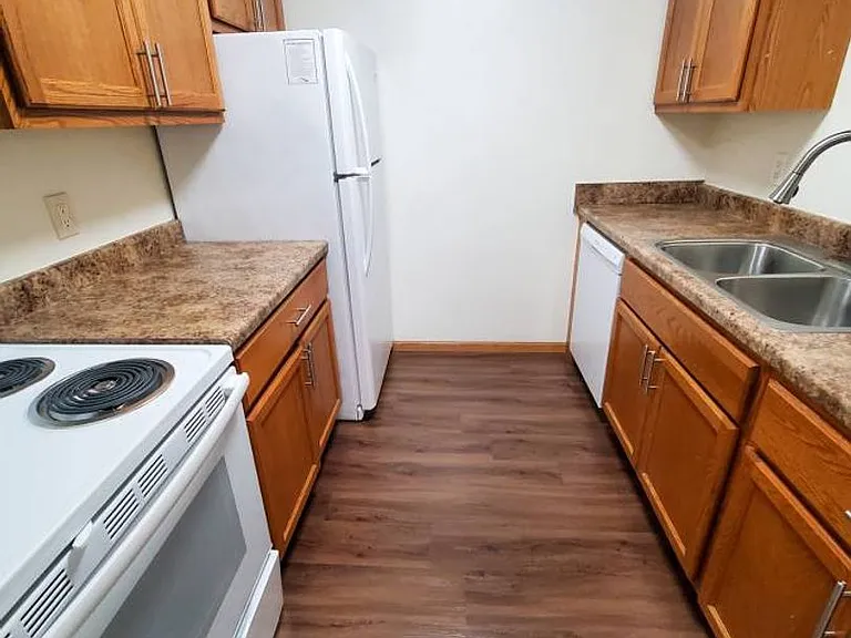 Belmar Apartments — Photo 40