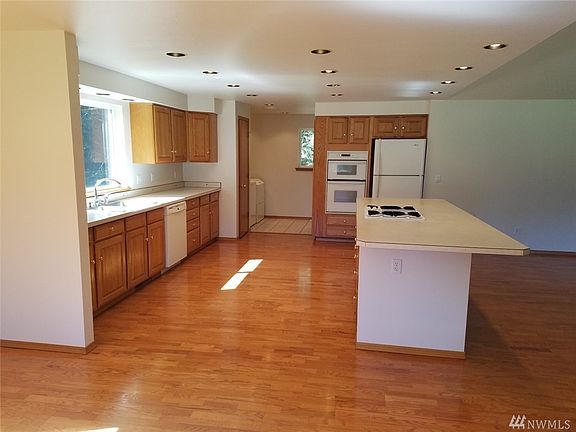 4th image of 150 SE Cermak Ln