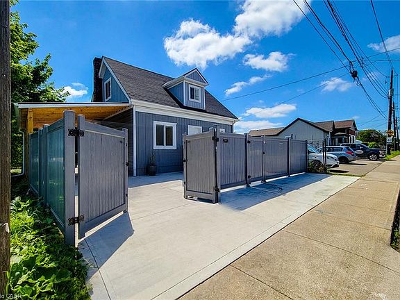 3rd image of 78 Hillyard St