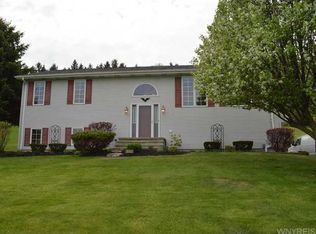 4356 Lower Mountain Rd, Lockport, NY 14094