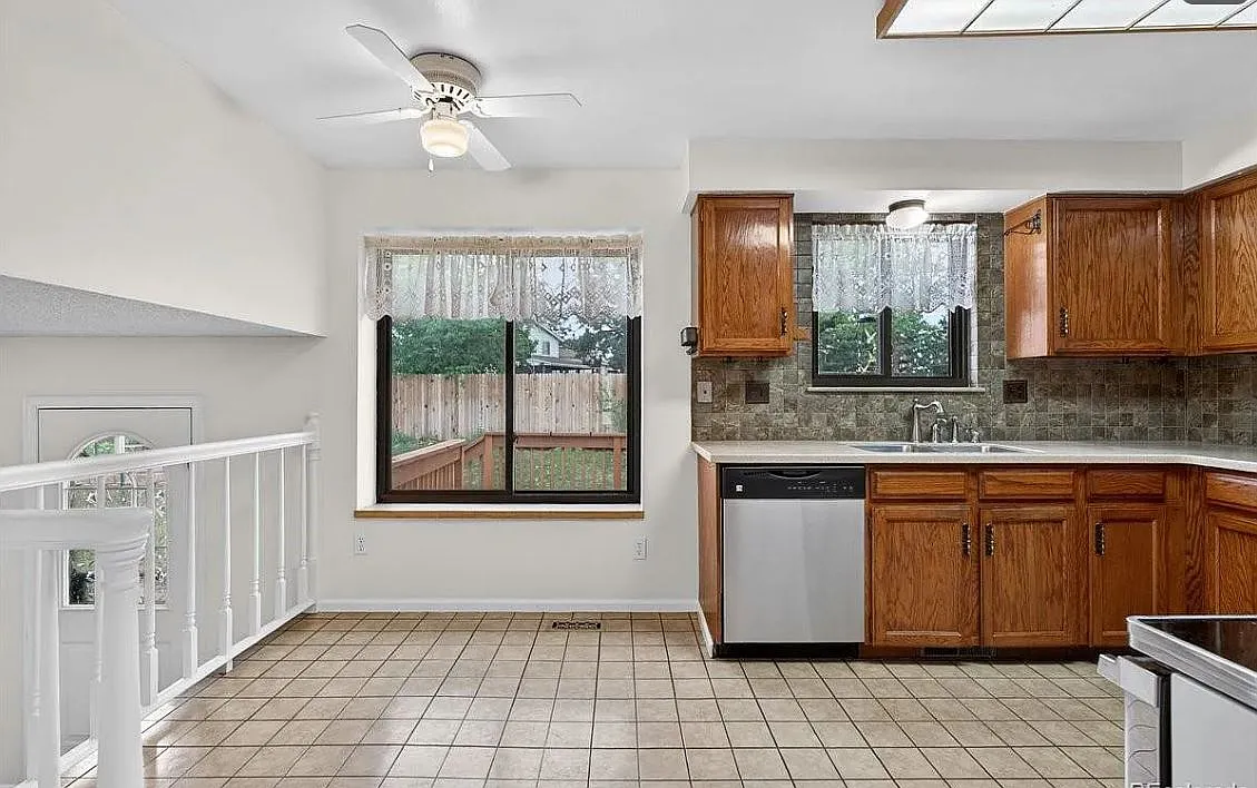 4 bed, 2253 sqft, $3,600 — Photo 4