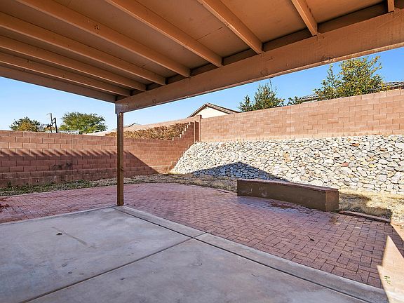 4th image of 720 W Desert Blossom Dr