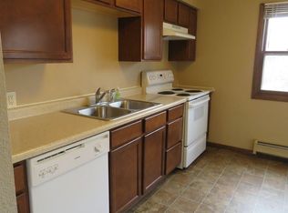 1310 11th St N APT 3, Fargo, ND 58102