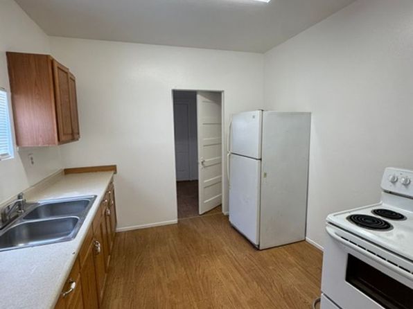 319 N Shasta St