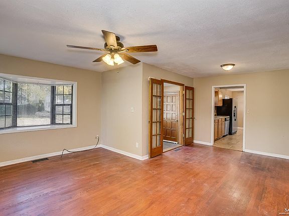 5th image of 408 Russell Ave