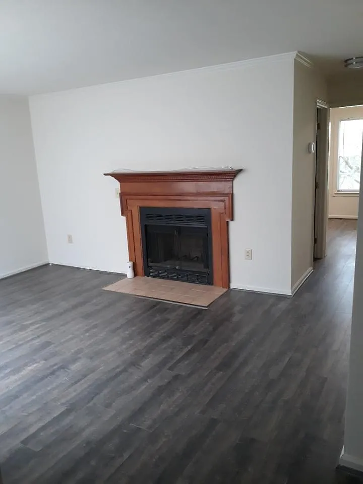 400 Windsor Ridge Ct — Photo 2