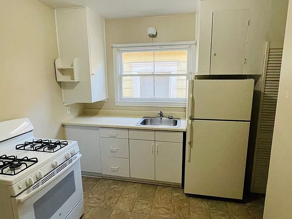 5th image of 1712 F St #1-4