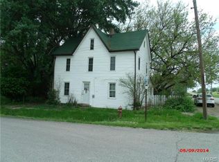 302 S Hickory St, Cuba, MO 65453