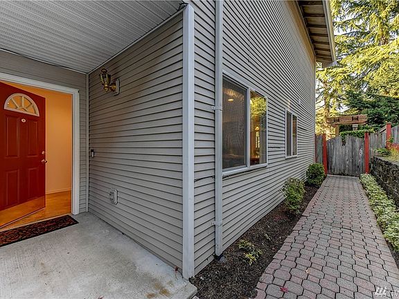 2nd image of 4723 159th St SW