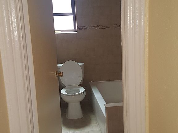 5th image of 883 Franklin Ave APT 4D