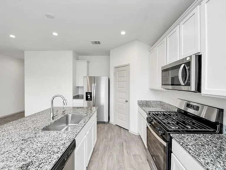 3521 Rockefeller Rd — Photo 20