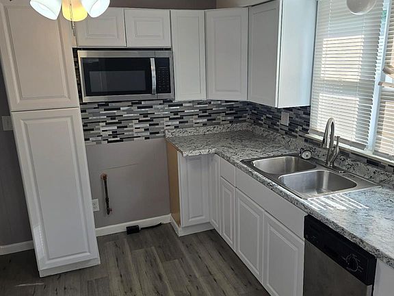 2nd image of 2070 Harwine St