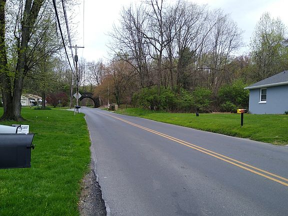 5th image of 138 S Lloyd Ave