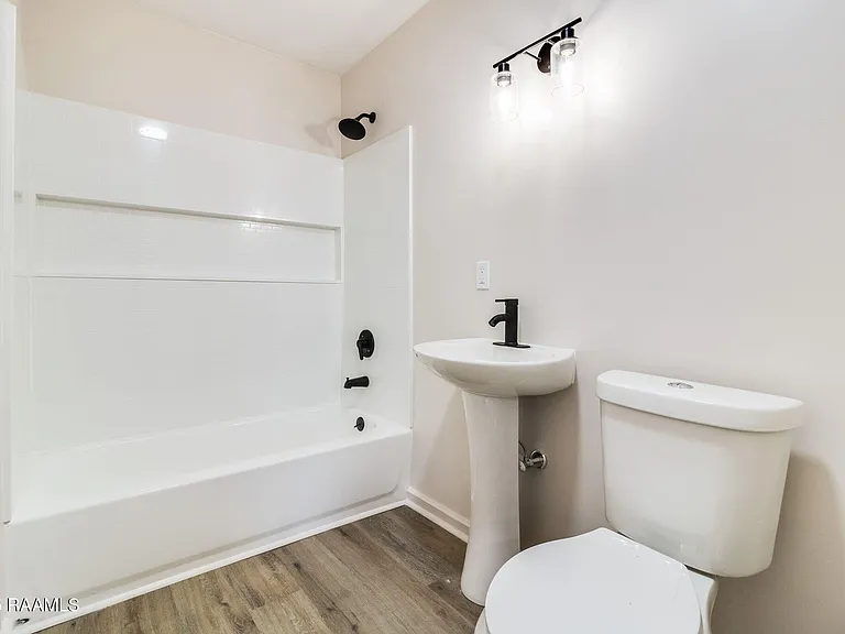105 Brockton Dr — Photo 15