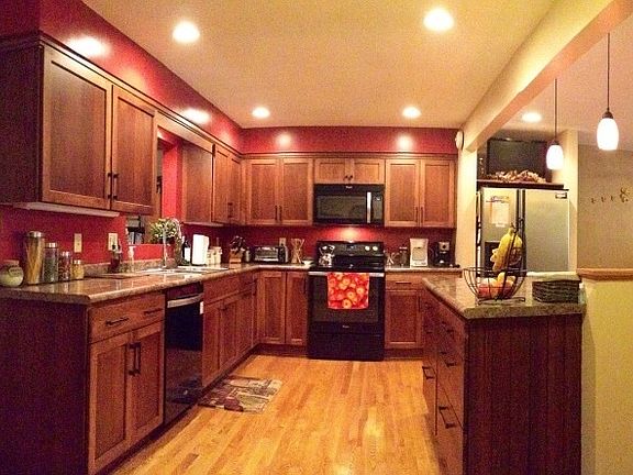 Kitchen from the breakfast nook