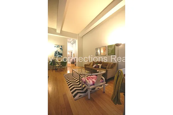 Rented by City Connections Realty | media 32