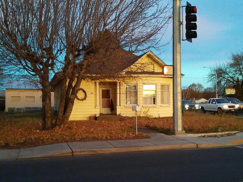 1st image of 1821 S 16th Ave