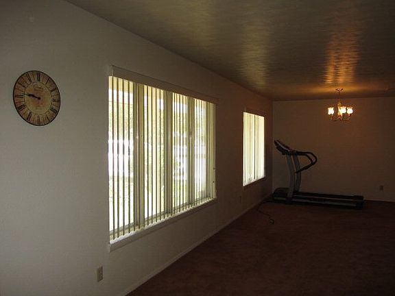 5th image of 2100 Hughes St