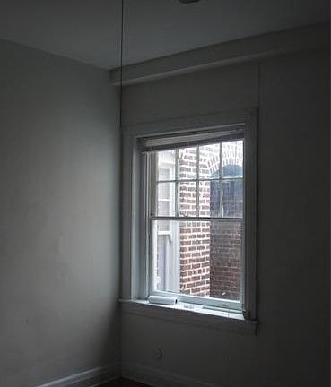 4th image of 421 W Grace St