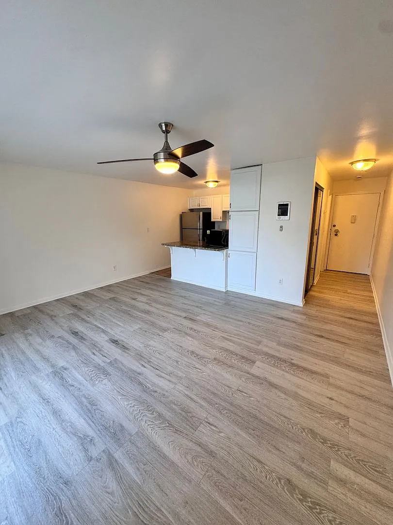 Studio Living at 5585 Pacific Coast Hwy, Unit #117 Long Beach — Photo 3