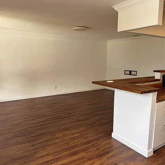520 NE 58th St #B — Photo 4